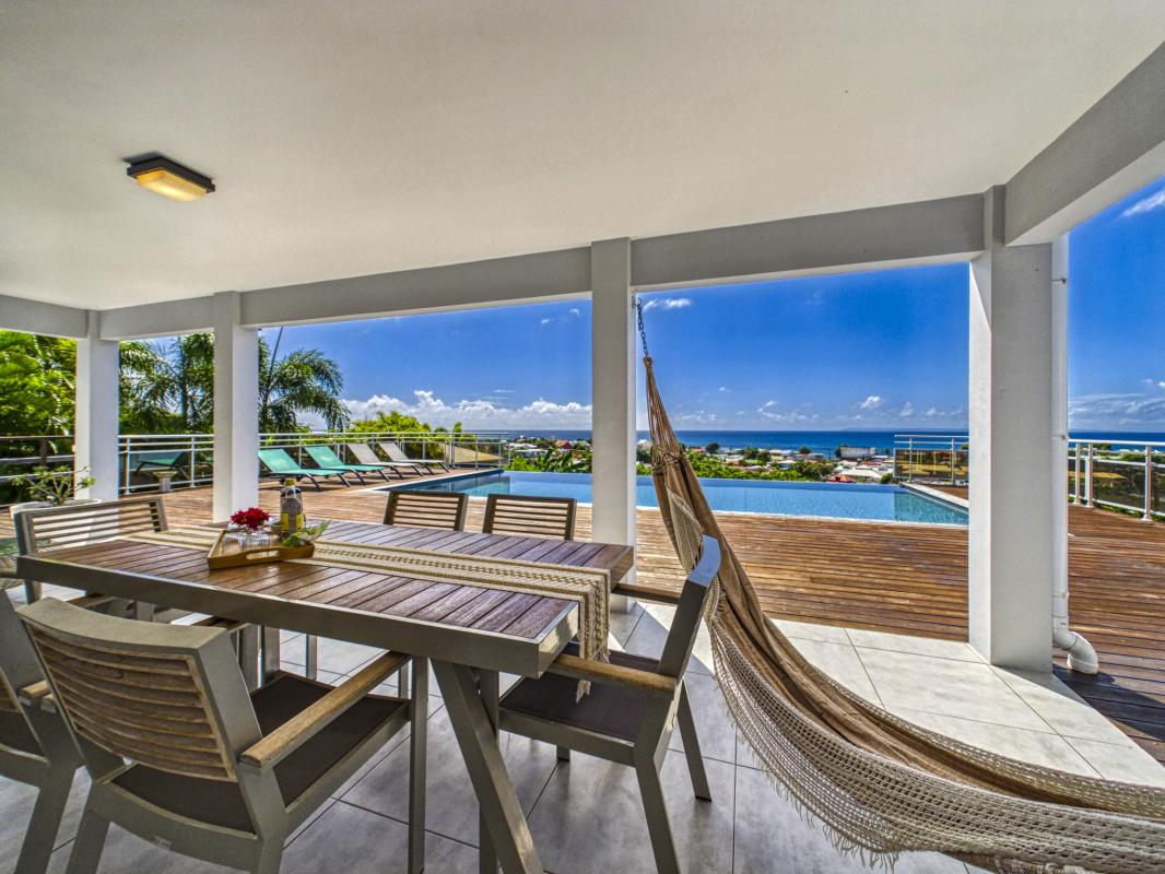 5. A louer villa avec piscine et vue mer St François Guadeloupe